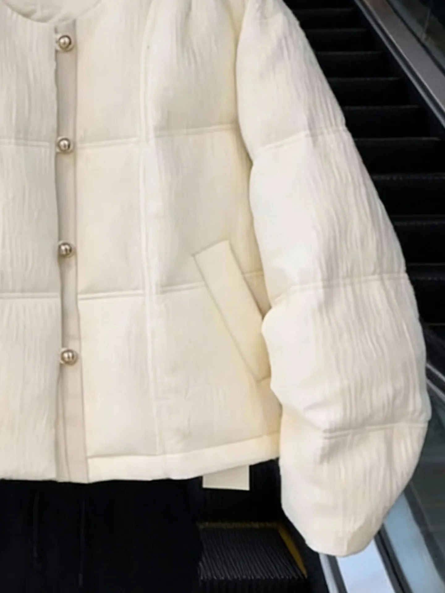 Sli ort Women's down Jaet in Beige New Chinese Sle Winter 2025 Faion Trend Warm Thiened Korean Version Regular Fit