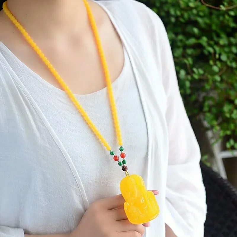 Live Broadcast Russian Yellow Chicken Grease Beeswax Guan Yu Pendant Men's Women's Sweater Necklace Long Pendant Lord Guan the S