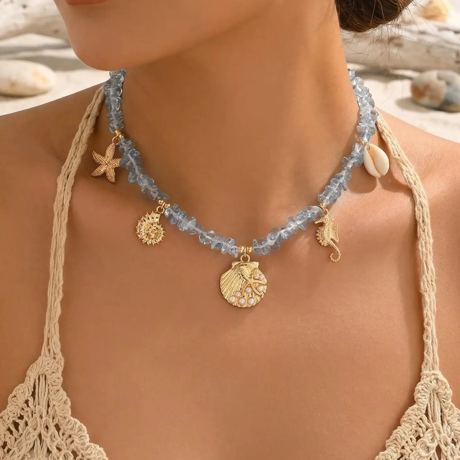 Collar de Oro con Piedras Azules, Colgante de Estrella de Mar y Caballito de Mar, Joyería Boho Ajustable para Mujer, Ideal para el Verano y la Playa