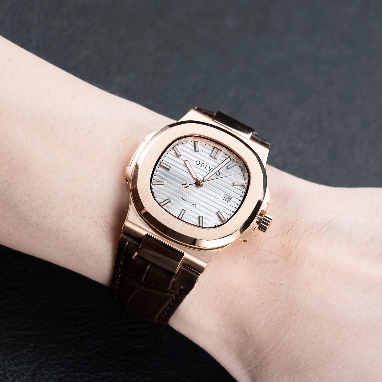 

OBLVLO 42mm Men's Rose Gold Watch with White Dial And Date Swiss Quartz Movement Dress Watch for Business with Bracelet Band FM-