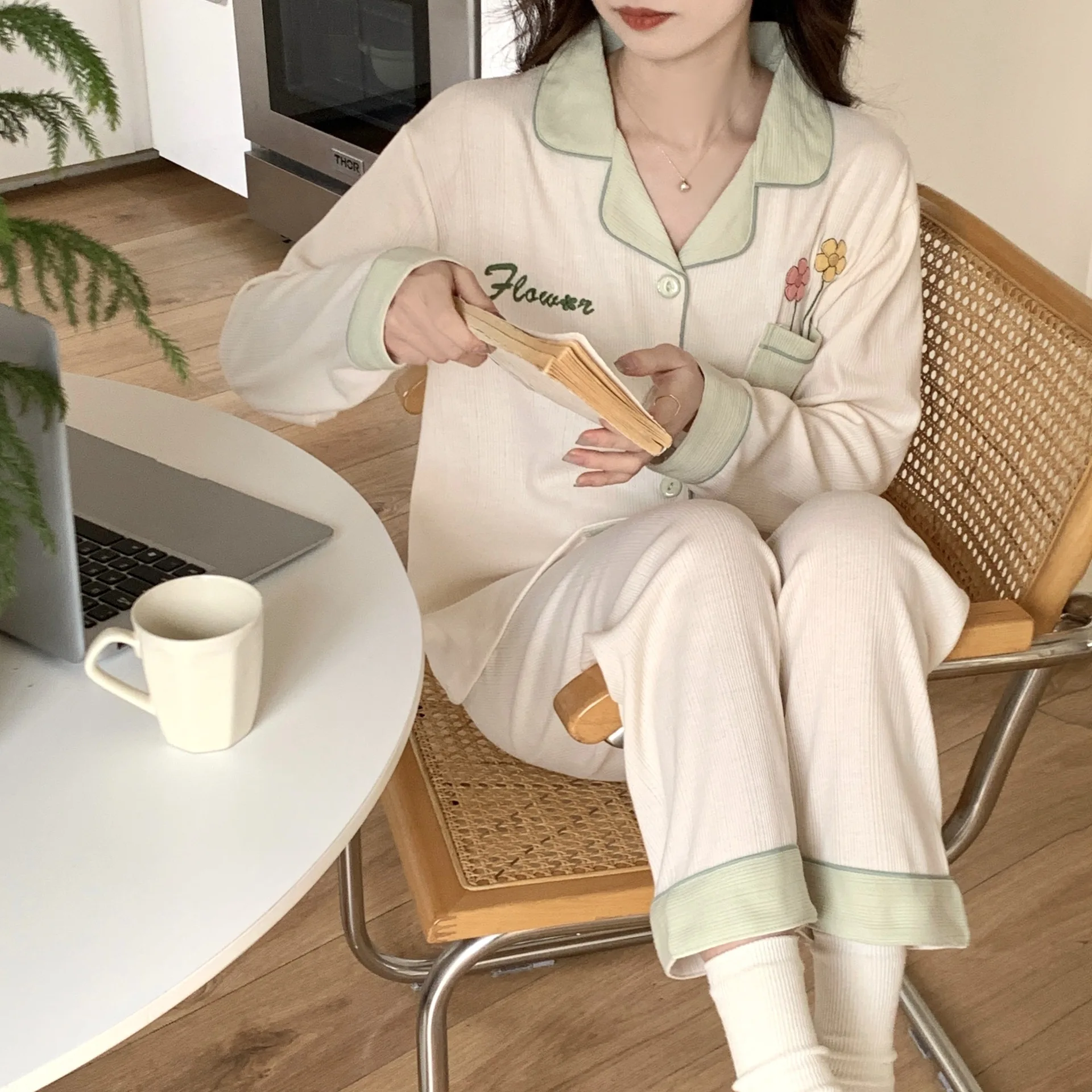 Simple and Sweet Girl's Home Clothes Set Long Sleeve Pajamas Women's Cotton High Beauty Small Design Thin Pajamas