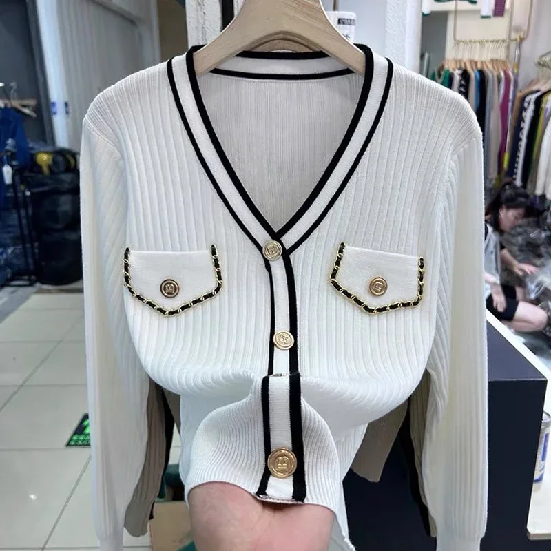 Spring Autumn New Temperament V Neck Knitting Slim Short Sweaters Long Sleeve Button Pullovers Fashion Elegant Women Clothing