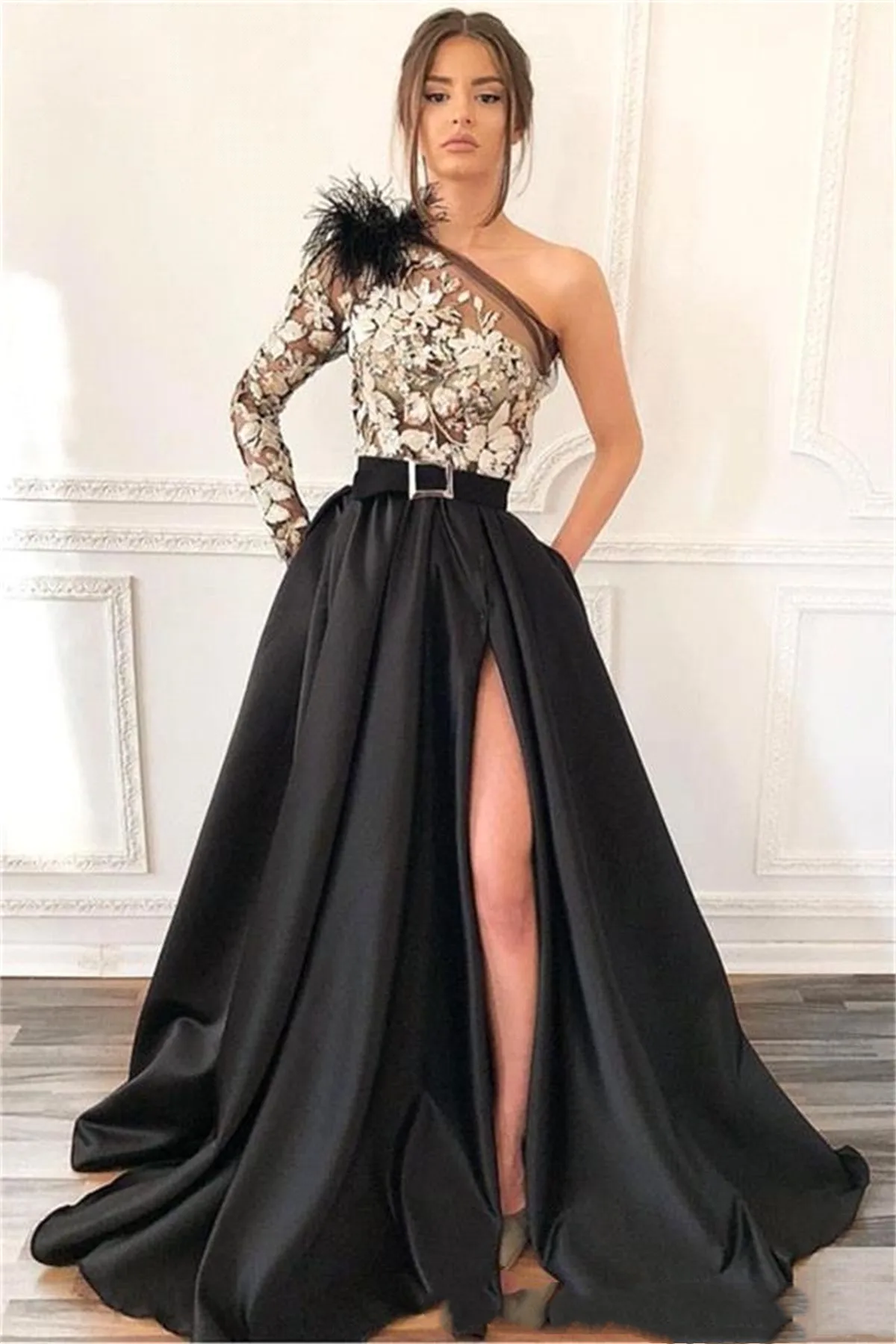 One Shoulder Satin A Line Long Prom Dresses Long Sleeve Lace Applique Feather Split Floor Length Formal Party Evening Dresses