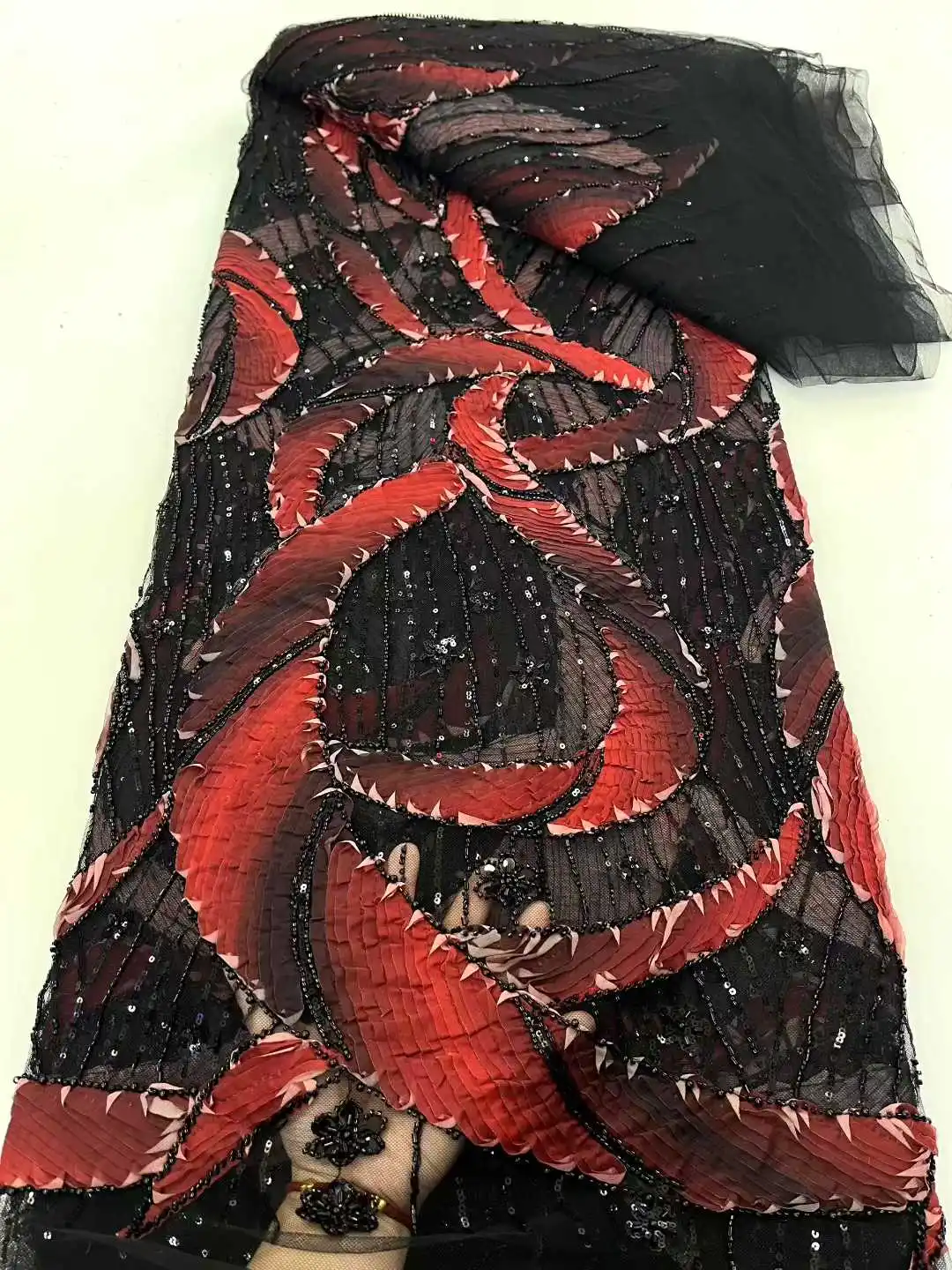 

2025 Handmade Beaded Lace Fabric France Sequins Embroidery 3D Beads Nigerian Bridal Mesh Lace Fabric for Sewing