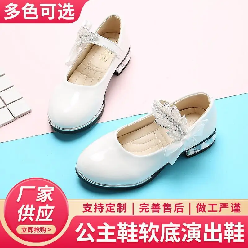 

Детские черные туфли с мягкой подошвой и стразами для девочек, для школьных выступлений, 2025, новые, кожаные, милые, в стиле кавайи, модные