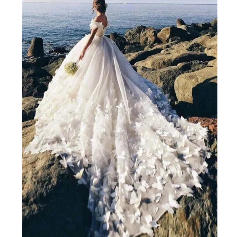 Off The Shoulder Wedding Dresses 3D Butterflies Bridal Gowns Sweep Tain Vestidos De Noivas Brides Gowns