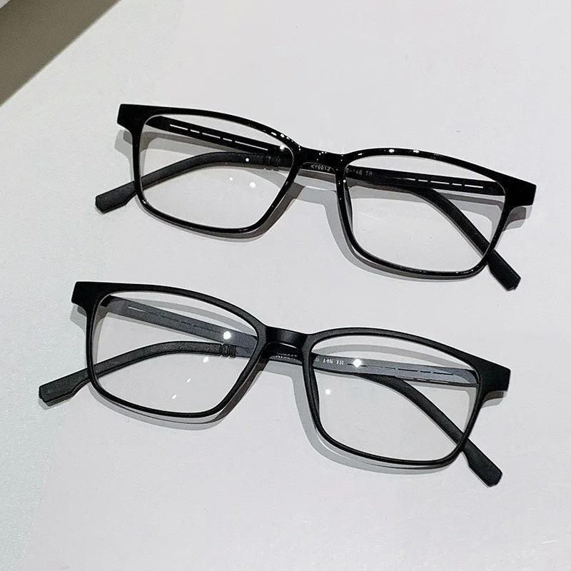 2PCS männer Ultra Licht Vollformat Lesebrille Retro Platz Vollformat Hyperopie Gläser Anti Blaues Licht Gläser für Männer