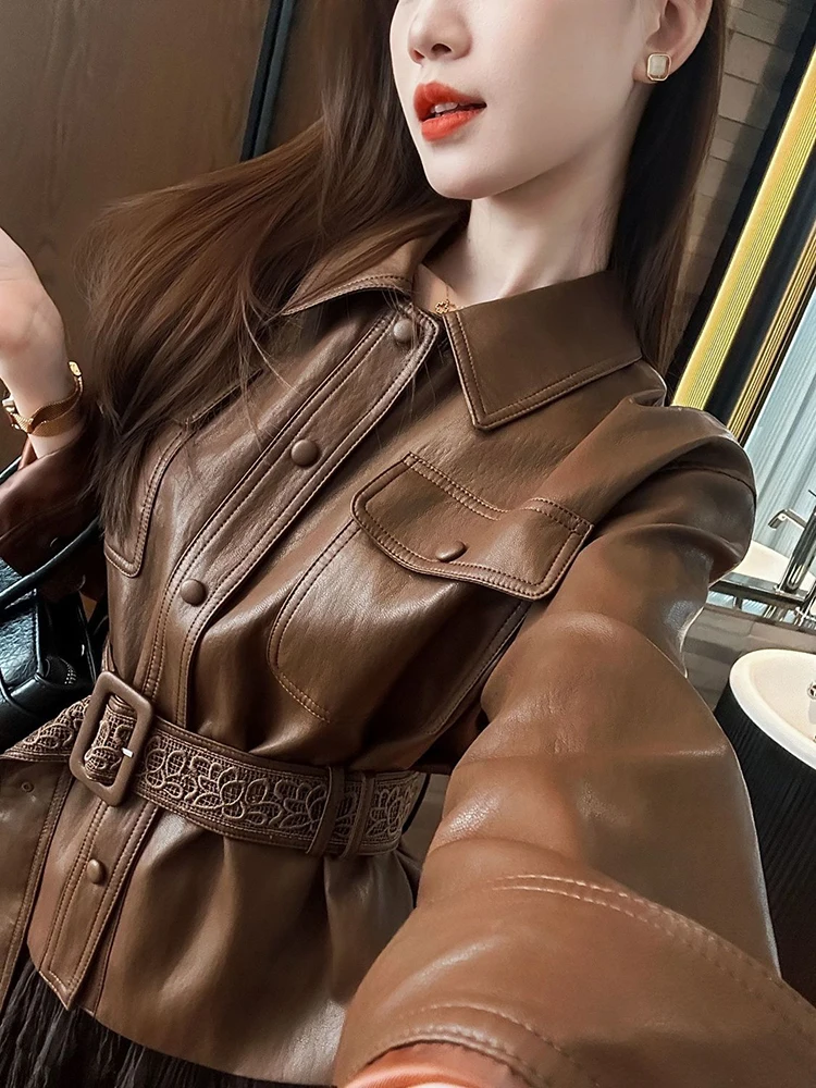 Stylowa kurtka skórzana z kołnierzem, damska, jesień 2025, modna, do pracy, ekskluzywna, brązowa kurtka skórzana z paskiem.