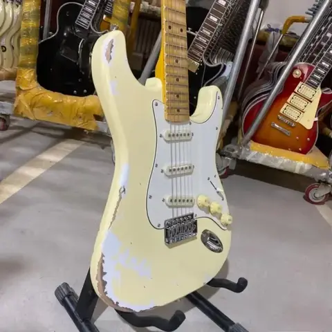 훌륭한 가치 고품질 밀크 옐로우 그루브 ST 레트로 스타일 일렉트릭 기타 알더 바디 메이플 핑거보드 무료 배송