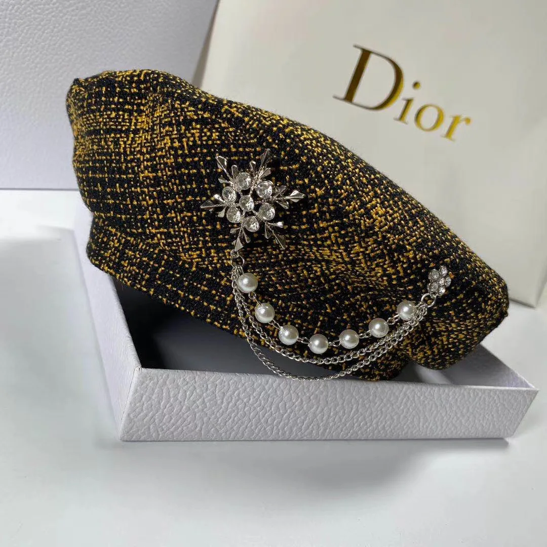 Luxury Designer Plaid Boucle Flat Beret Cap with Removal Brooch Women Ivy Irish Rhinestones Chain Embellished Painter Hats