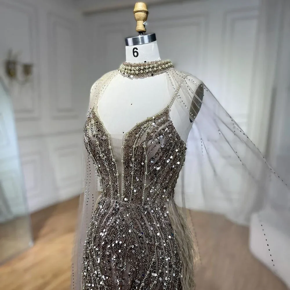 فساتين سهرة بحورية البحر بيضاء عارية من Serene Hill مع ريش مطرز وأكمام كيب للحفلات LA72047A مخصصة 2025