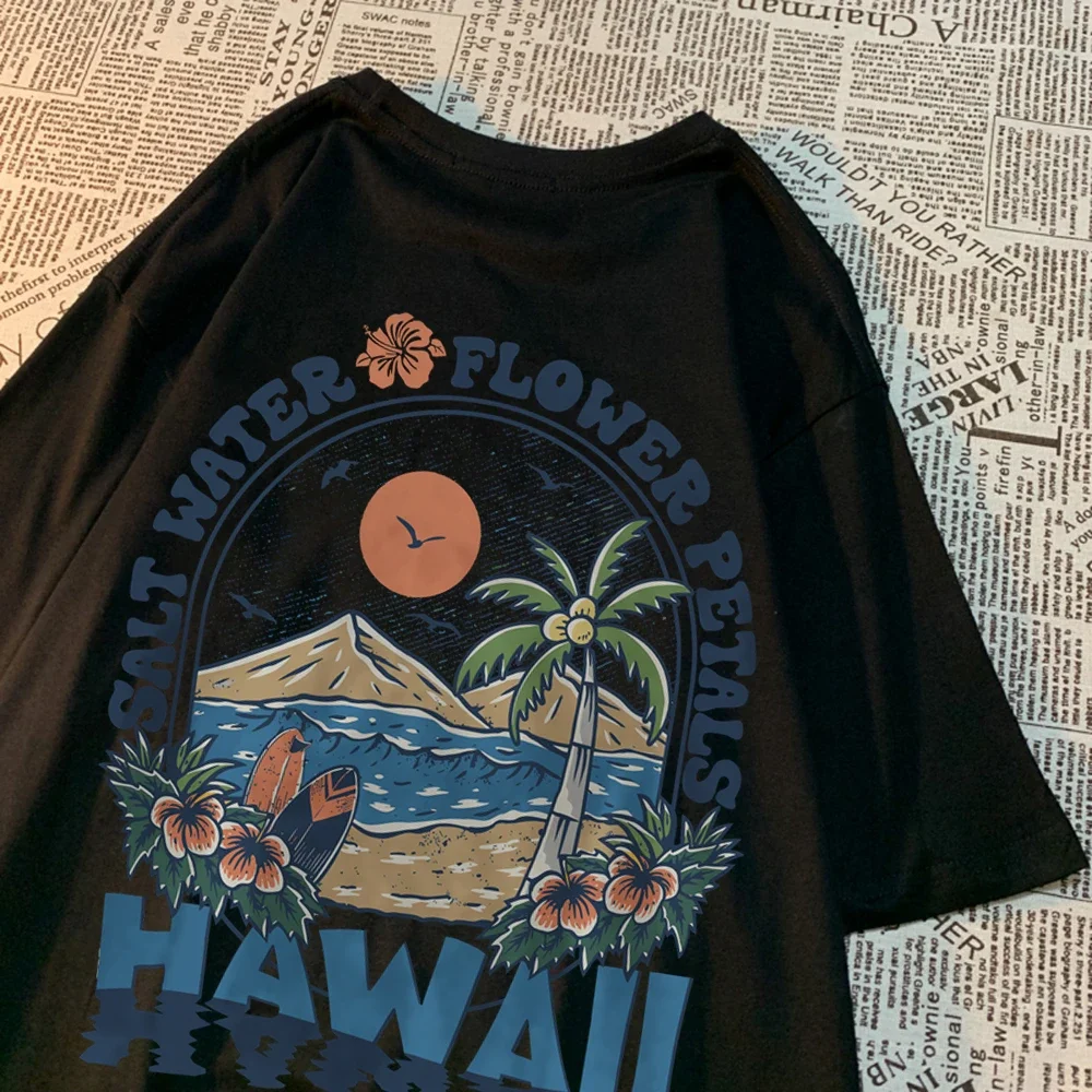 

For men in summer, wear a petal salt water Hawaiian-style T-shirt and a casual cotton hip-hop short-sleeved shirt