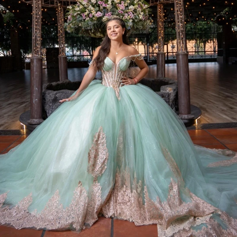 

Mint Green Shiny Quinceanera Dresses Off The Shoulder Applique Lace Beading Crystal Tull Party Birthday Sweet 16 Dress Vestidos
