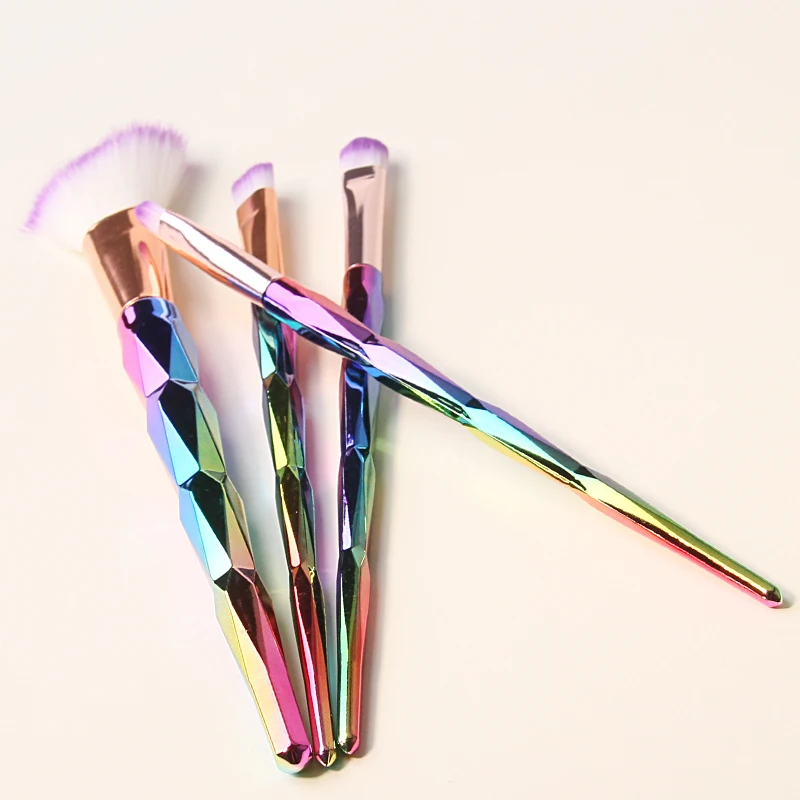 4Pcs Premium Diamond Pattern Unicorn Style Makeup Brush Set Kabuki Foundation Brush Suitable for Beginners