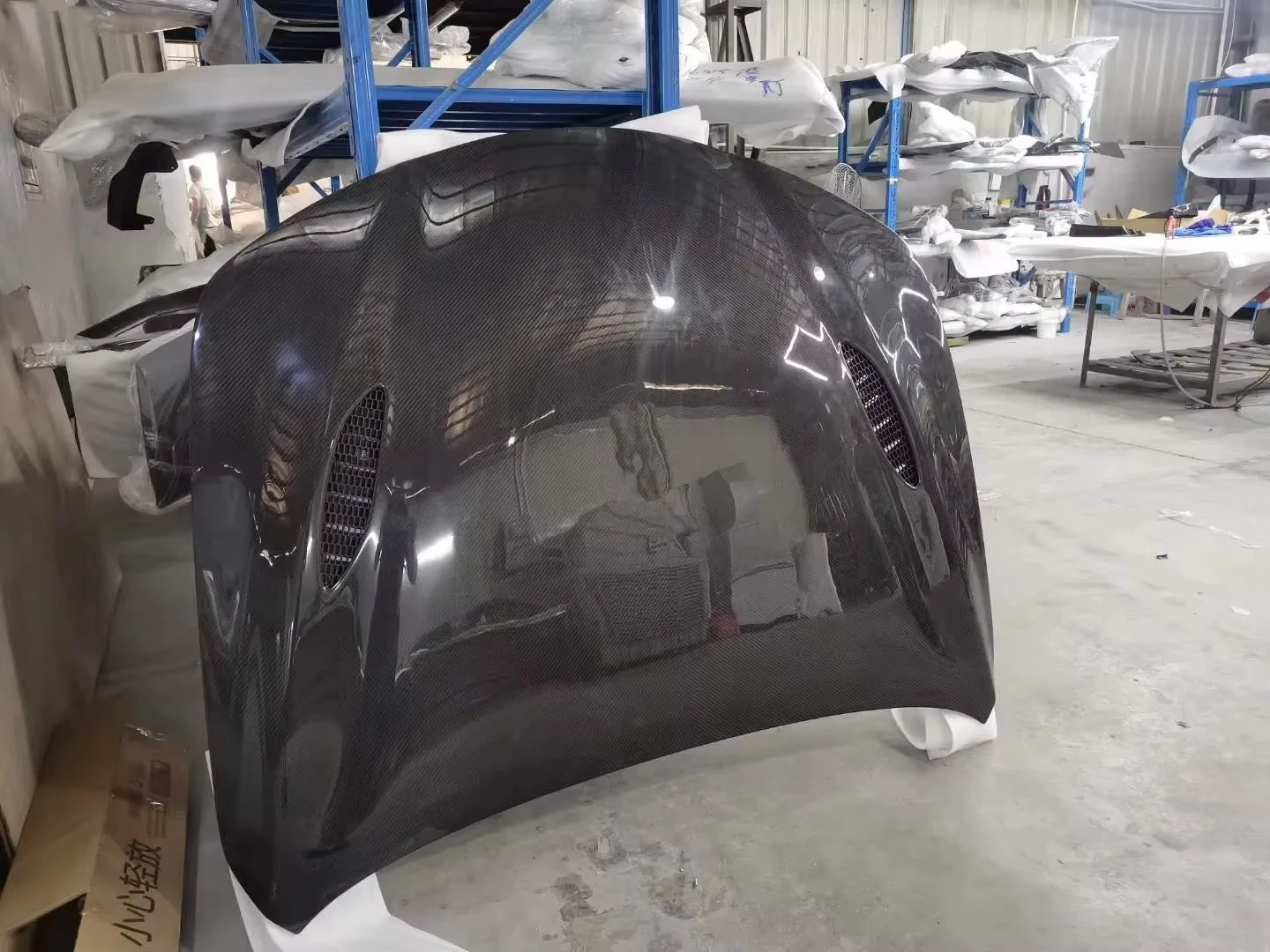 For Giulia Quality Assurance Dry Carbon Fiber Four-leaf Clover Style Car Hood Bonnet Engine Cover 3