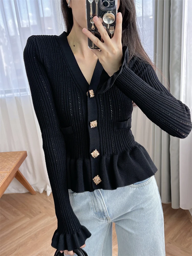 

New 2024 Autumn Women Sweater Cardigan Slim Fit V-Neck Buttons High Street Chic Stunning Fashion Elegant Beautiful Design Cool