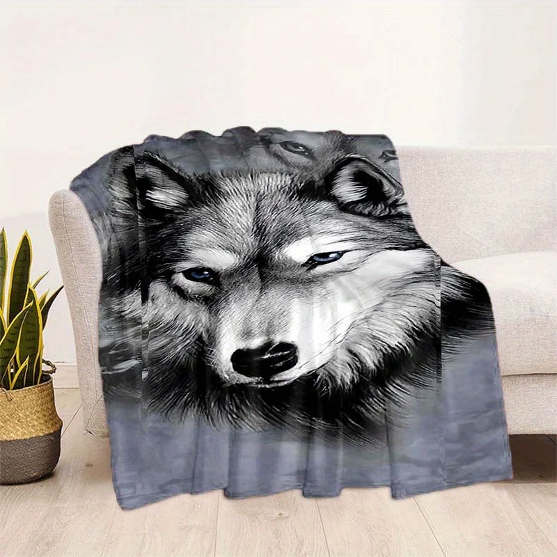 Soft & Warm Gray Wolf Flannel Blanket - Ideal For Sofa, Bed, Picnic, And Travel