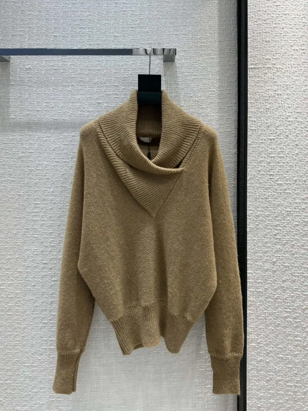 

2025 Women's Clothing Temperamental fashion mohair sweater 1026