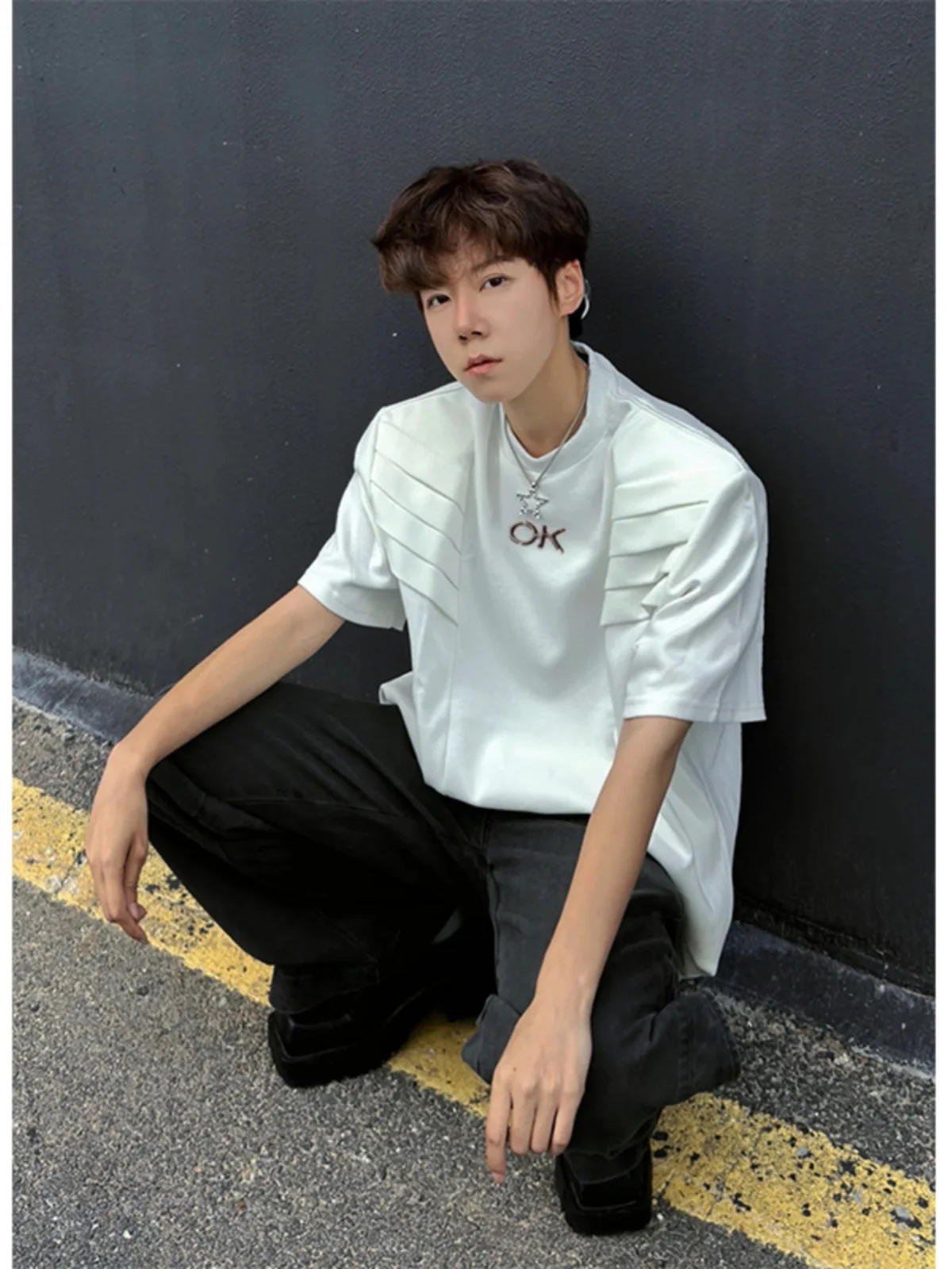 Shoulder Pad Short Sleeve Men's T-shirt Summer American High Street Pleated Design Half Sleeve Hair Stylist New Style Cotton ...