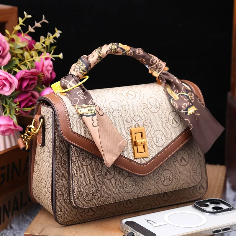 Women\'s handbag 2023 winter new senior designer fashion retro brand printed genuine leather handbag crossbody bag