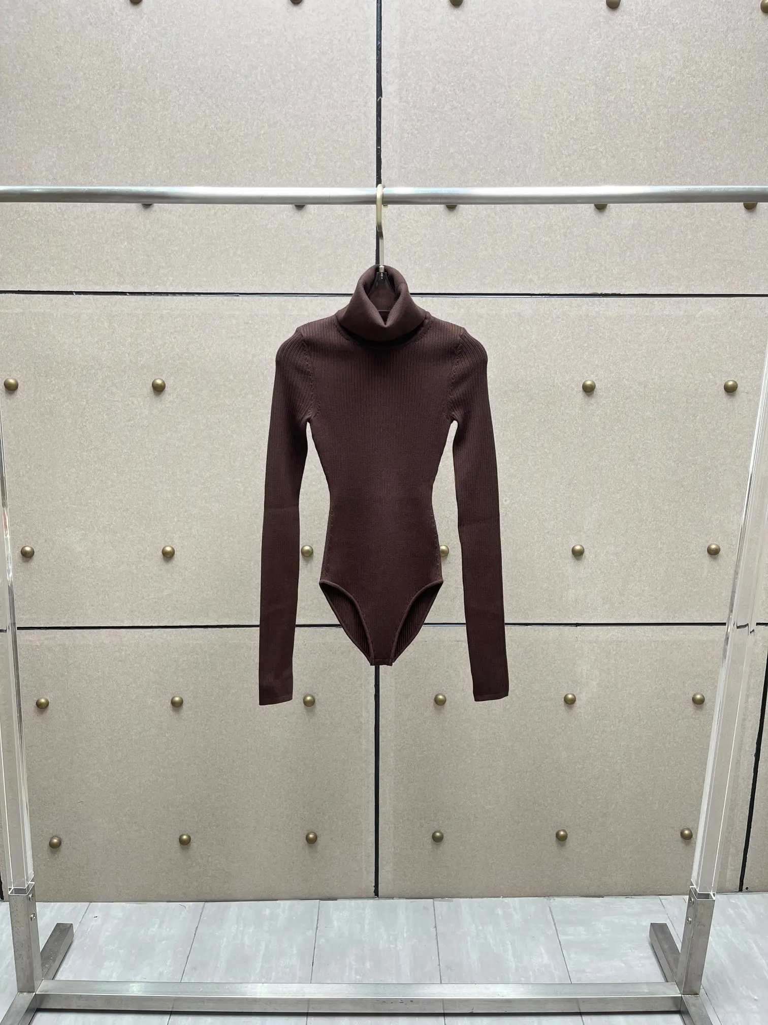 

Chocolate-colored lapel one-piece knitted sweater, versatile and elastic, slimming women's knitted pullover 2025 winter new