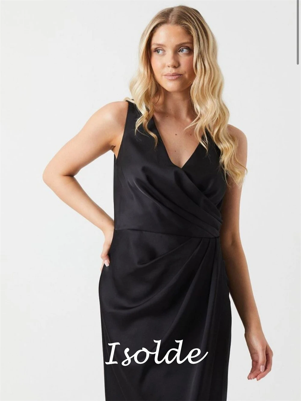 فساتين سهرة بسيطة من الساتان الأسود مخصصة رائعة على شكل حرف V بدون أكمام لحفلات العودة للوطن فساتين مثيرة للمناسبات الخاصة