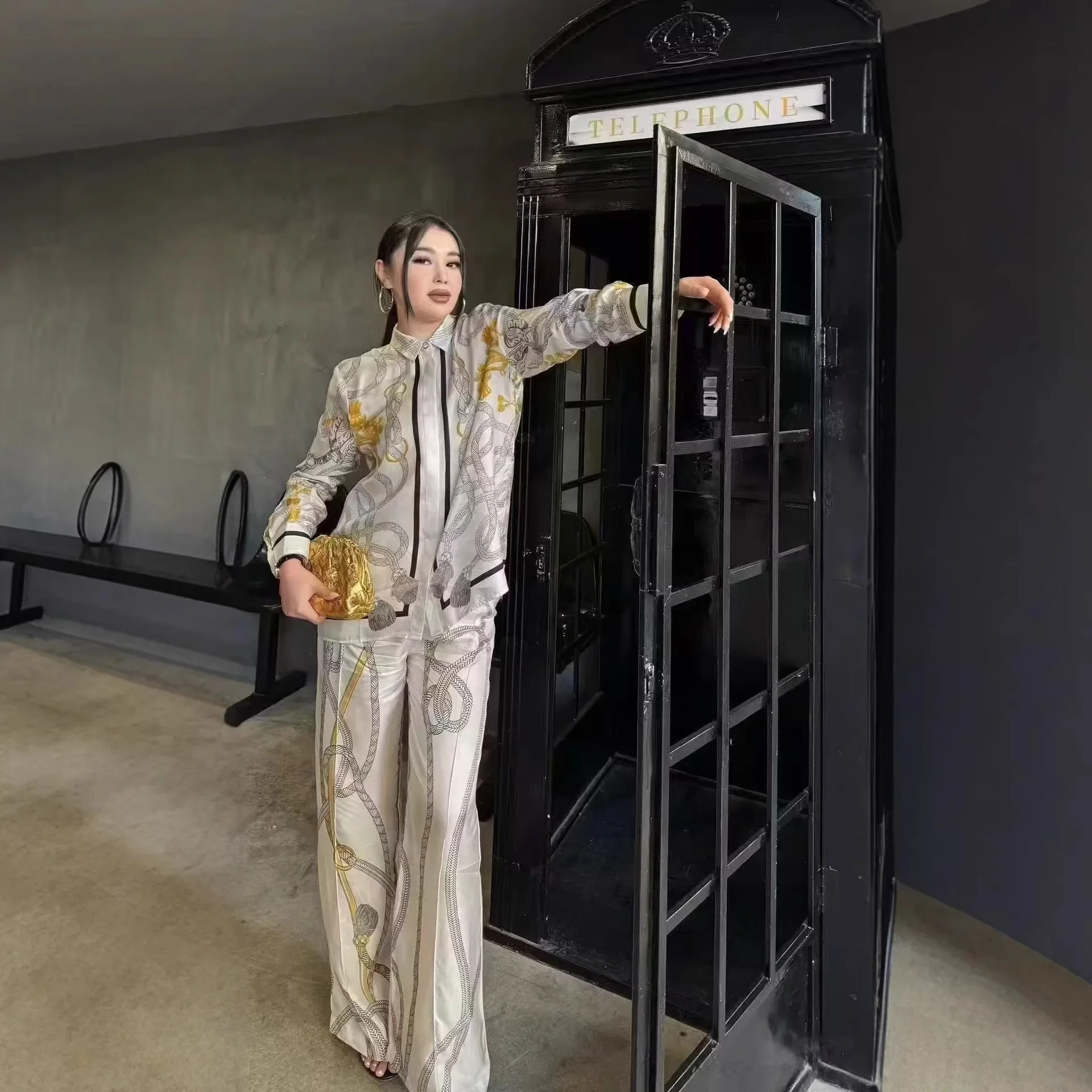 

Two Piece Sets Womens Outifits Baroque French Designer Print Holiday Style Silk Satin Simulation Long Sleeve Shirt Casual Suit