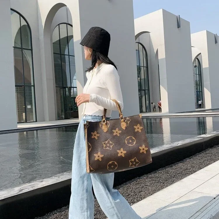 

Designer bag 2025 hot Commuter Classic Printed Handheld Tote Bag Large Capacity Fashion Shoulder Bag for Women brown green