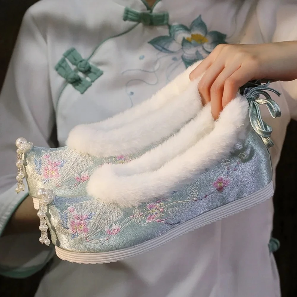 

Новая зимняя оригинальная древняя обувь Hanfu, женская обувь с вышивкой, внутренняя обувь, увеличивающая рост, студенческие туфли из древней ткани Ming