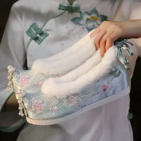Winter New Original Ancient Hanfu Shoes Women's Embroidered Shoes Inner Height Increase Ming Ancient Cloth Student Head Shoes