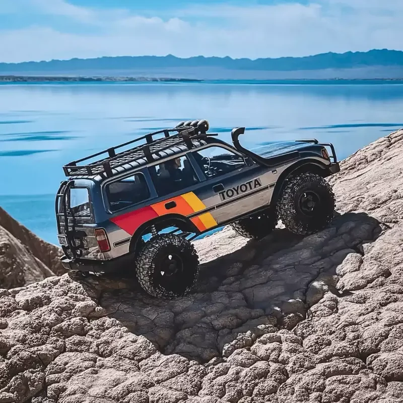 FMS FCX10 Simulated Toyota Land Cruiser LC80 Climbing Car 1:10 Remote Control Electric Off-Road Vehicle Two-Speed Linkage Light