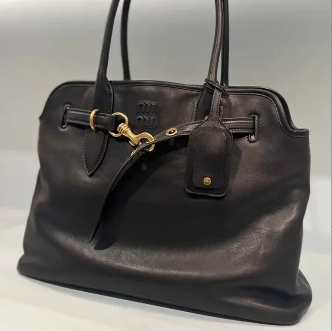 

Shoulder Tote bag Designer Bags WFashion Totes Leather Totes Shoulder Women Bags Leisure Commuter High Capacity Shopping Bags