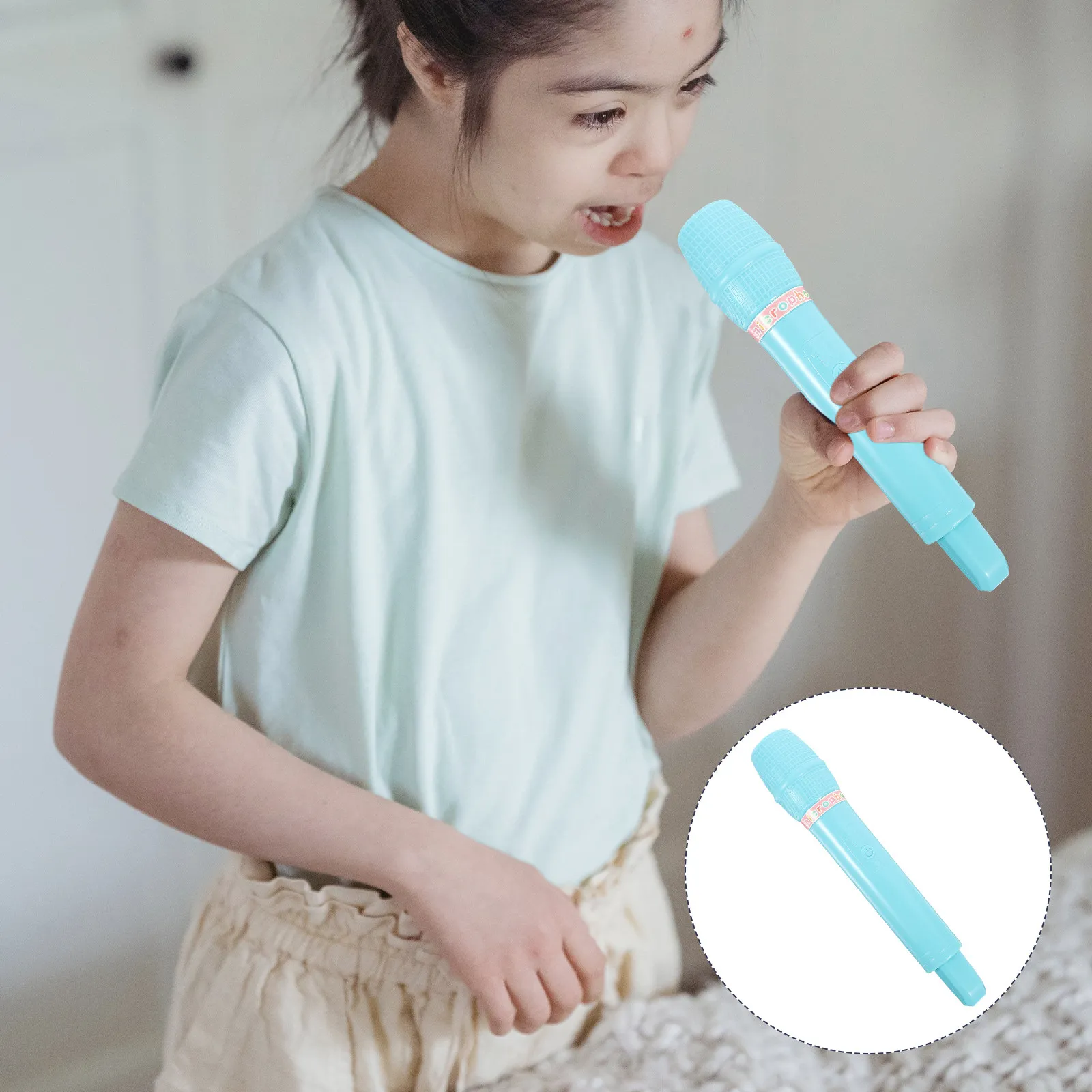 

Lightweight Realistic Simulation Microphone Prop for Kids Stage Performance Cosplay Party Favors Pretend Play Gift Toddler