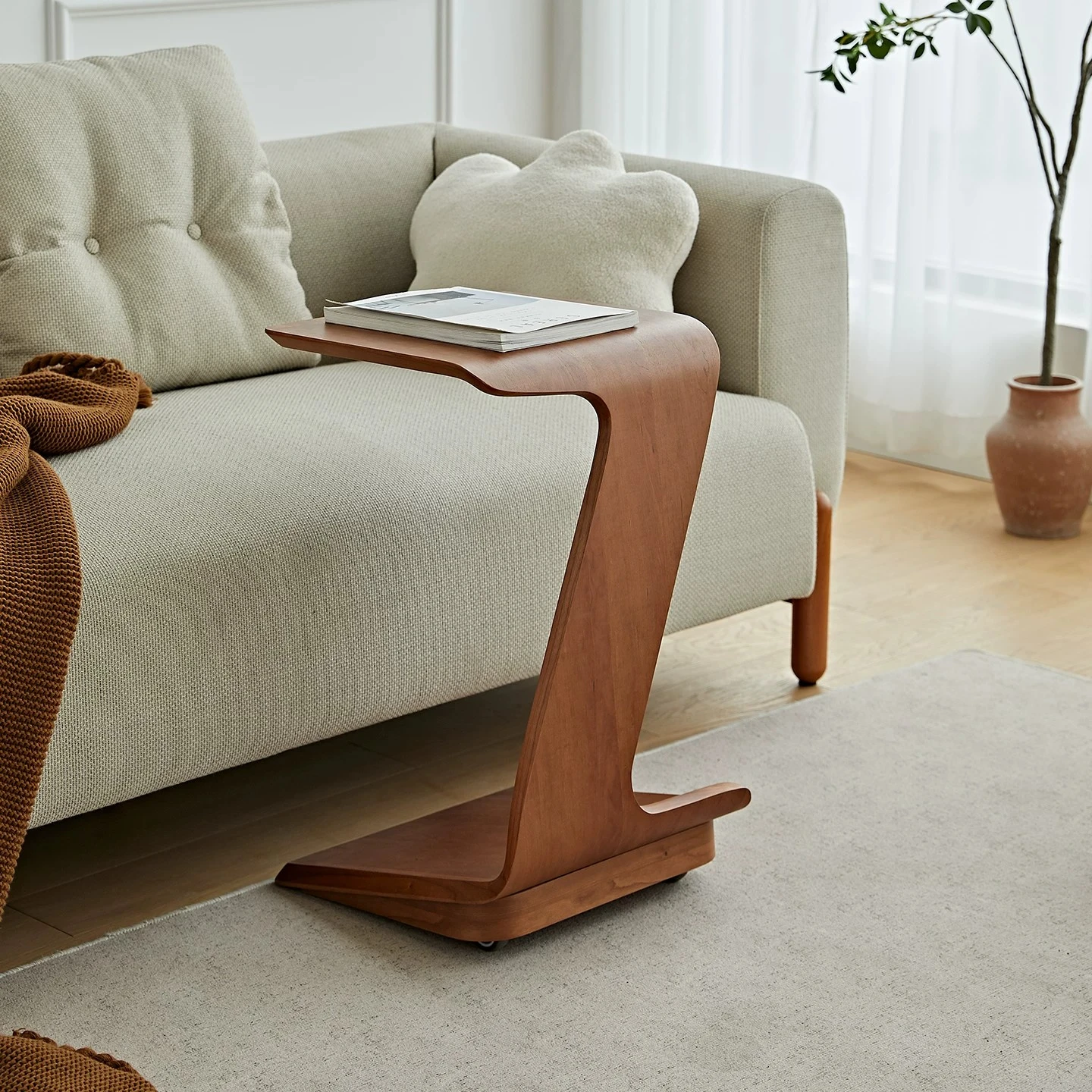 Modern sofa side table, luxurious coffee table, fully formed solid wood coffee table, movable