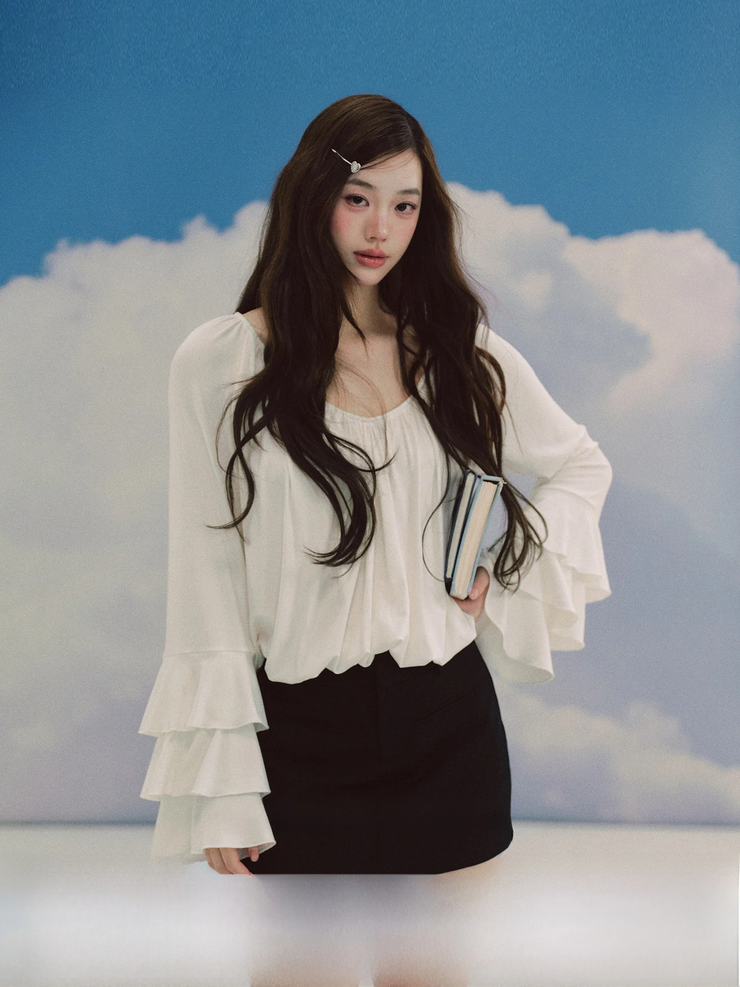 

Pure White Romantic Soft Folded Sve T-irt Women's Spring Faion French Sle Loose Fit Long Sve round Ne Top