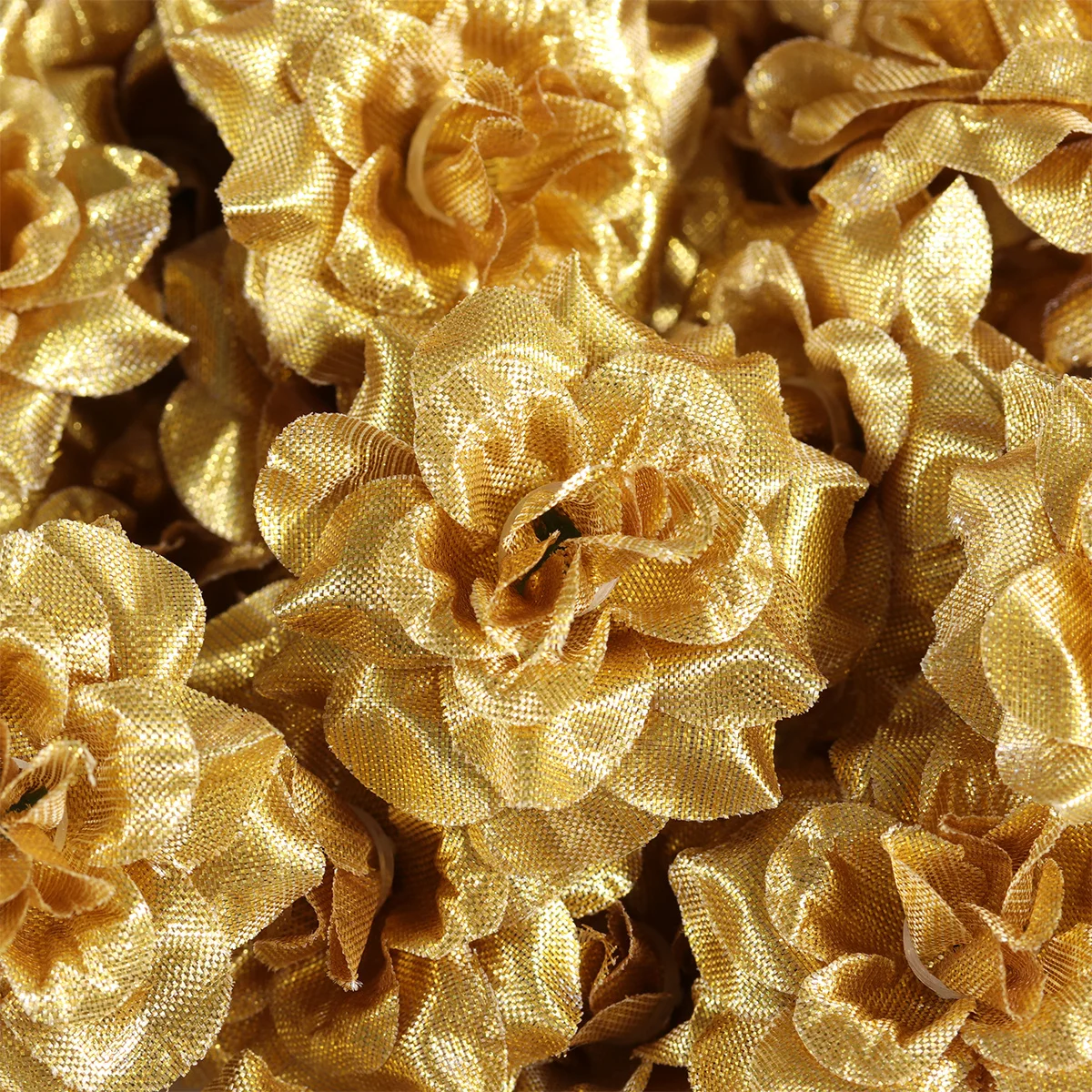 

50Pcs Lifelike Artificial Rose Flower Heads Fabric Plastic Wedding Decorative Roses for Tossing Arch Car Table