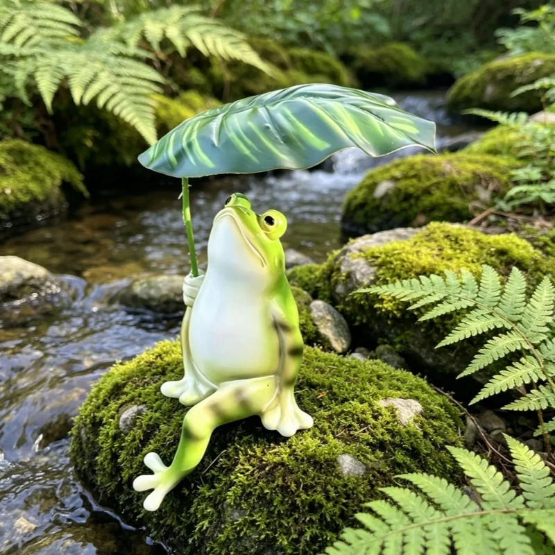 

Leisure Frog Resin Figurine with Leaf Garden Frog Decor Frog Statue Landscape Decoration Craft Frog Ornament