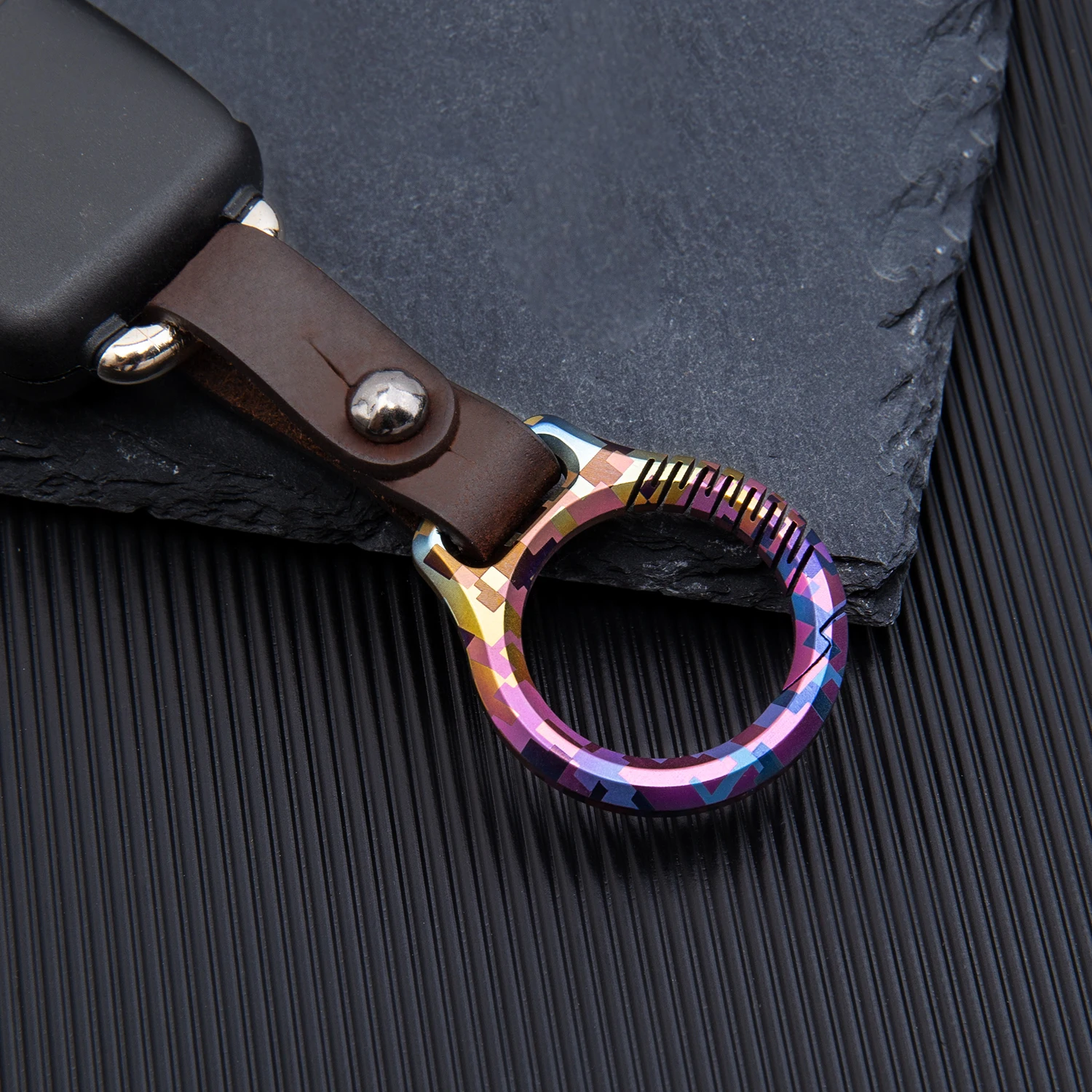 Titanium Alloy Car Keychain Black Leather Belt Buckle Neutral Metal Spring Keyring Practical Gift