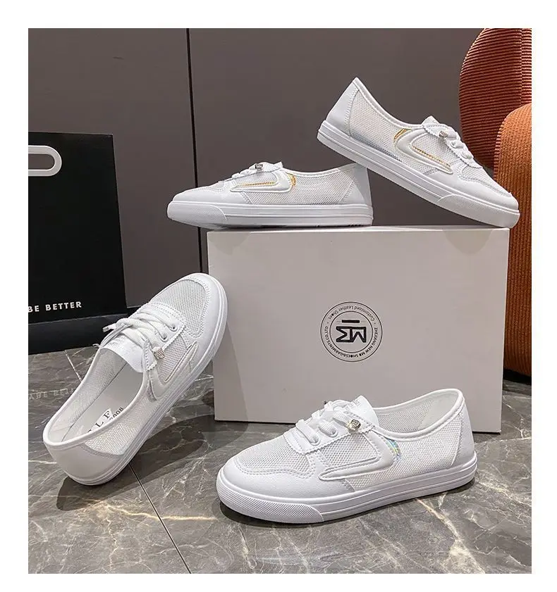 

Soft-Soled Mesh Shoes For Women, Breathable And Thin Summer, With Perforated Mesh On One Foot And Small White Shoes