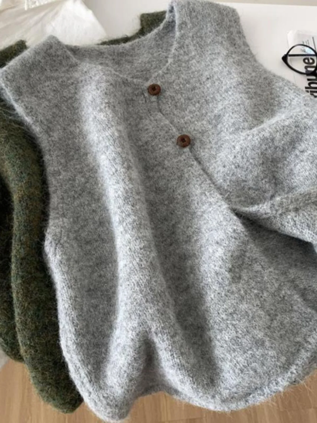 

Spring Autumn off oulder Svel Knitted Vest Women's Faionable Vintage Lazy Sle Two Button New Model Layering Top