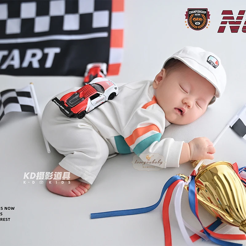 Cool Racing Car Theme Newborn Photography Props Striped Romper with Hat for 0-1 month Babe Checkered Flag Helmet Scene Props