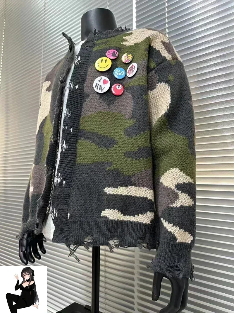 Streetwear Camouflage Badge Brooch Winter Kintt Sweater Jacket Men Women Single Breasted Casual Hole Damaged Jackets Sweater