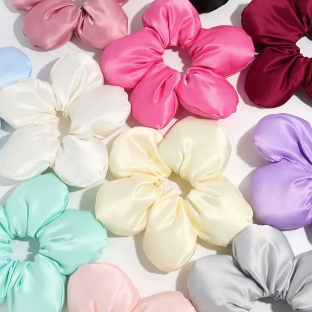 Miękka poduszka Elastyczna opaska do włosów Scrunchie dla kobiet Luksusowy design Duży kwiat wypełniony bawełną Solidna satyna Kucyk Krawaty Akcesoria — zdjęcie 4