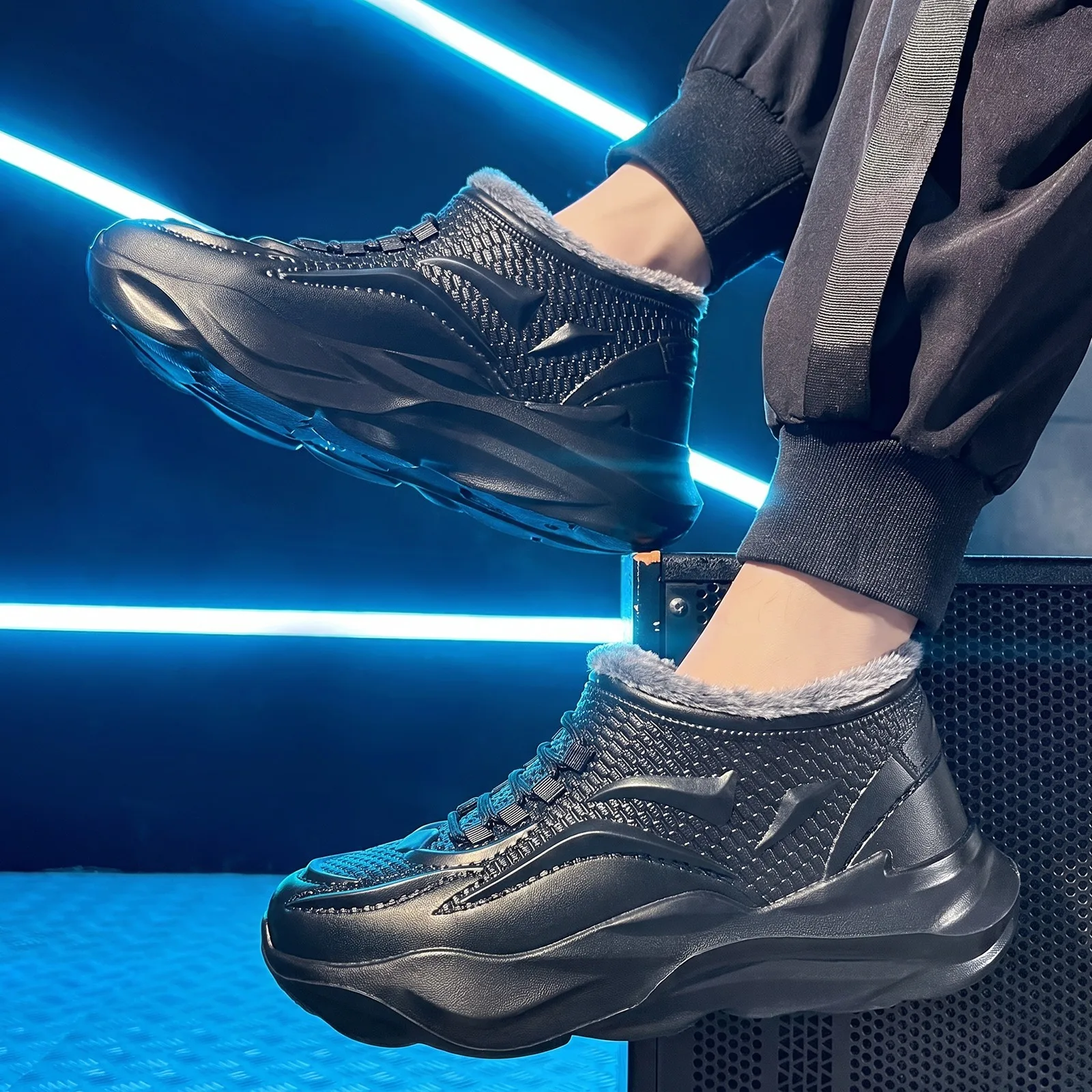 Cotton Shoes 2026 New Winter Men's Shoes with Thick Velvet and Warm Cotton Boots, Comfortable and Cold Resistant Snow Boots