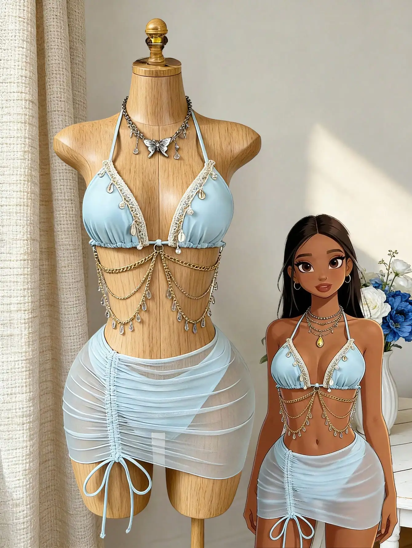 

Светло-голубой бикини с завязками на шее, золотистой цепочкой, жемчужными украшениями и прозрачной юбкой с драпировкой для пляжного отдыха