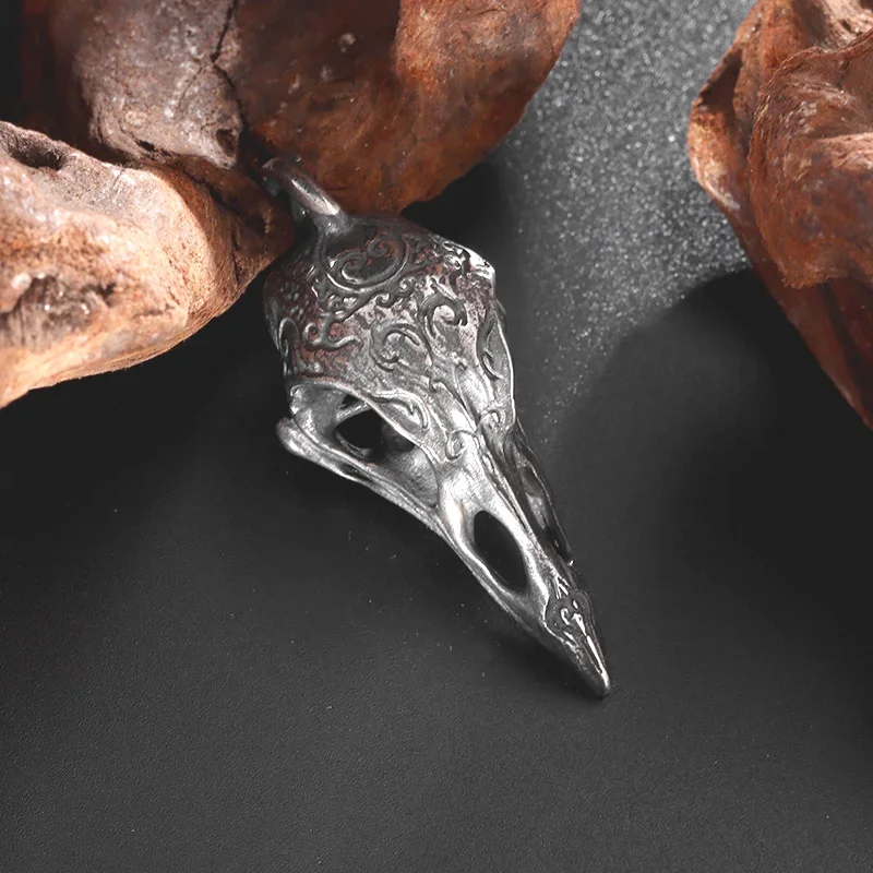 Retro Gothic Crow Skull Pendant Necklace Men\'s Punk Charm Fashion Domineering Halloween Animal Jewelry Gift