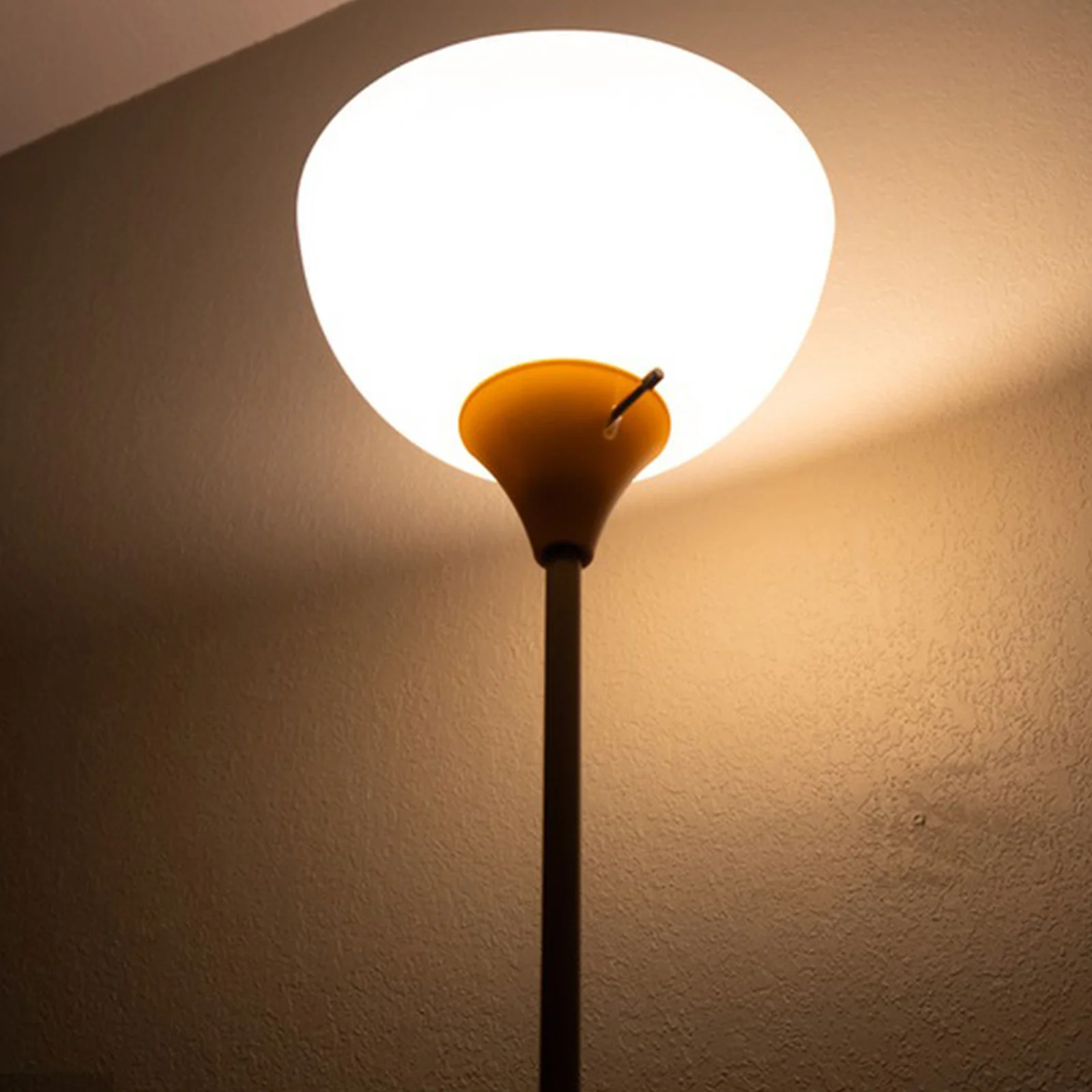 

4Pcs Floor Lamp Shades Plastic Replacement Bowl Shape Durable Hard to Break Lamp Covers Even Light Diffusing Protective Covers