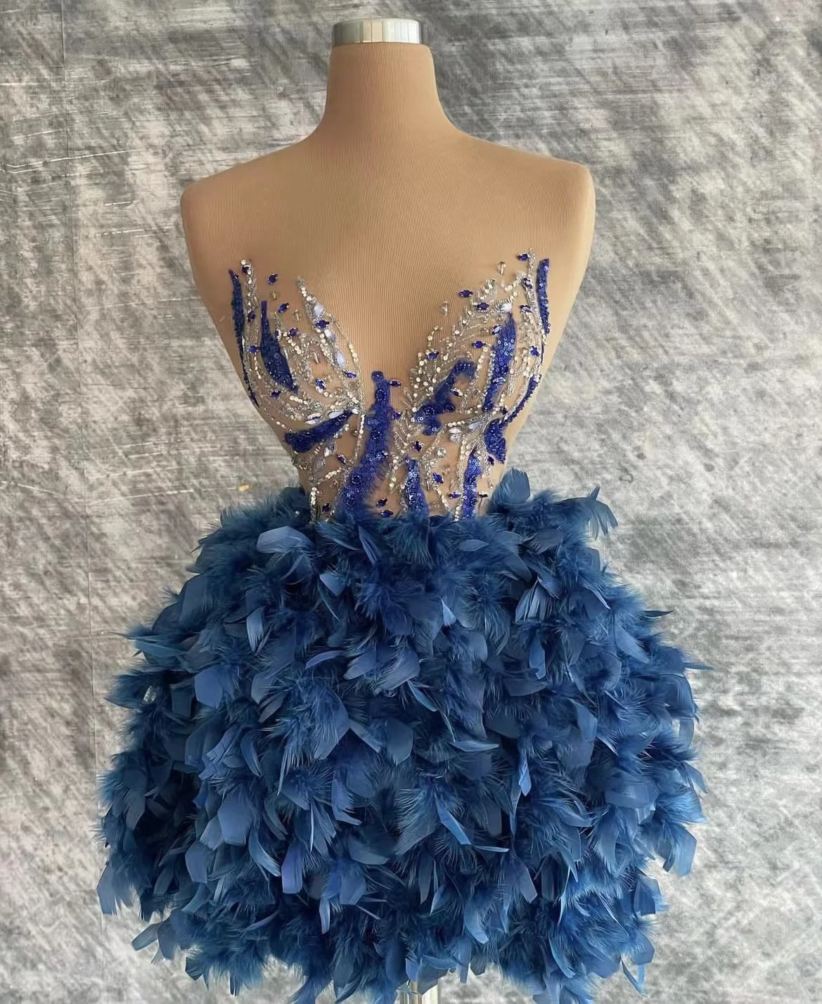 2023 Blue Short Prom Party Dresses Ball Gowns Luxury Feather Sweetheart Mini Length Women Pageant Evening Dress