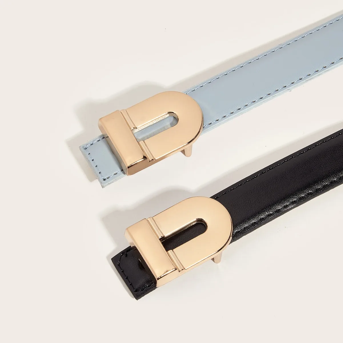 Ceinture en cuir PU pour femme, ceinture en métal simple, ceinture pour robe et pantalon en jean pour fille, marque de créateur de luxe, environnement nouveau