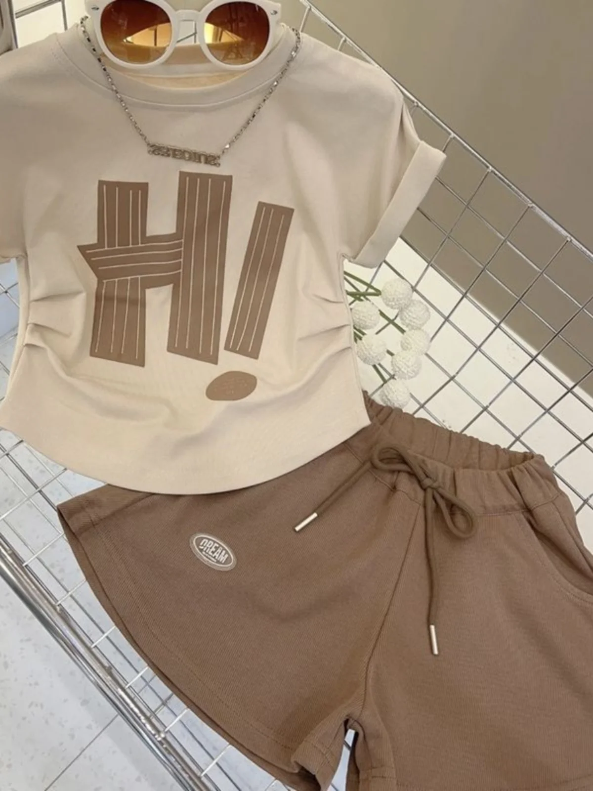 Set di abiti estivi per ragazze, pantaloncini sportivi in puro cotone, set di due pezzi alla moda per bambina, alla moda e comodi